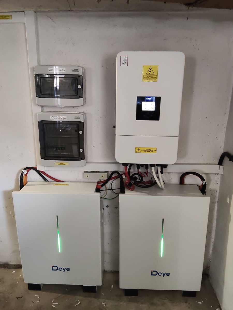 Magazyn energii Deye z falownikiem hybrydowym, realizacja Sundek Energia